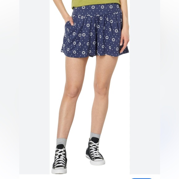 Toad&Co Pants - Like new Toad & Co Women's Chaka 4 Inch Shorts Size M